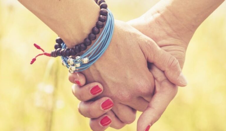 Ciri Wanita yang Mau Tapi Malu, Perhatikan Tanda-Tandanya