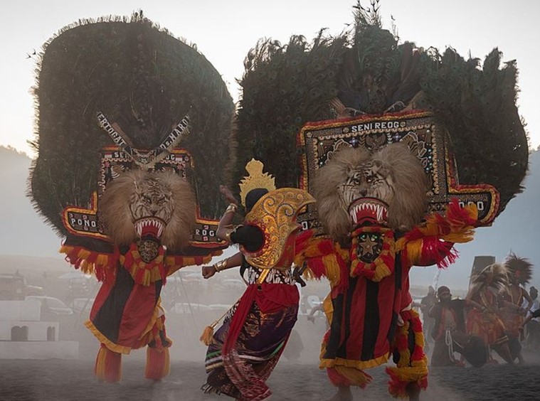 Reog Ponorogo: Pengertian, Asal, Sejarah, Pementasan, dan Tokohnya