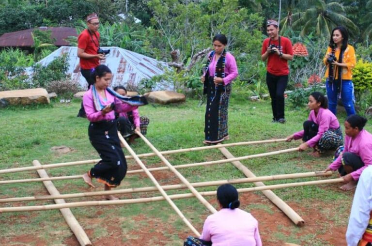 Sejarah Tari Rangkuk Alu Keindahan Gerak dalam Budaya Minangkabau